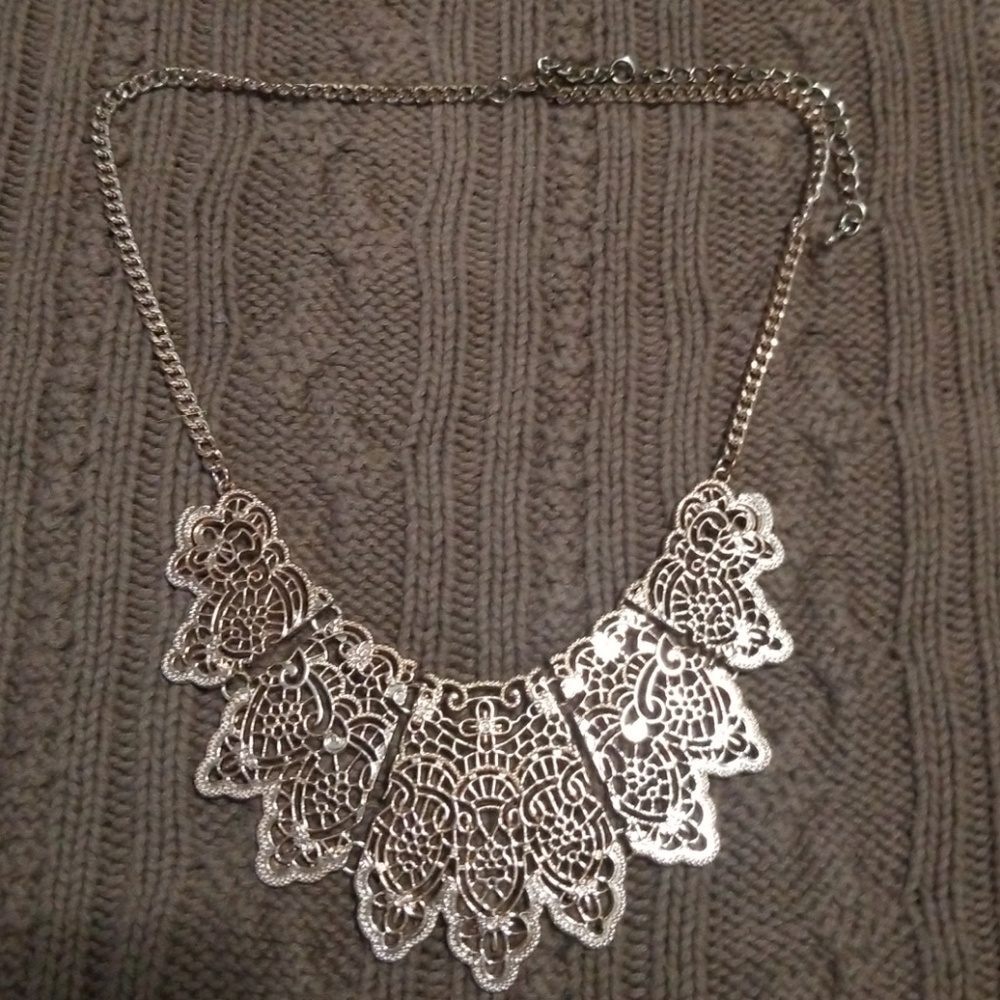 Statement necklace